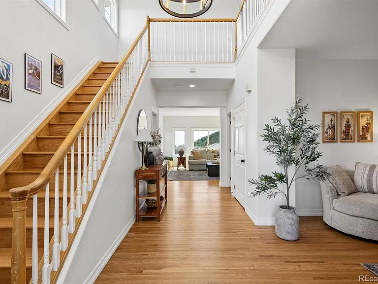 561 Ridgeside Dr — Photo 10