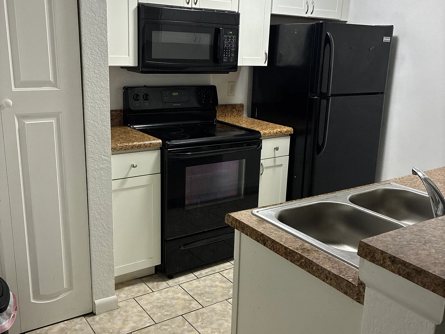 1 bed, 865 sqft, $1,650 — Photo 4