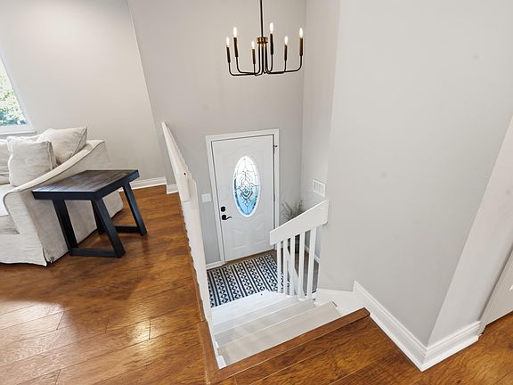 5th image of 6597 Strathcona Ave