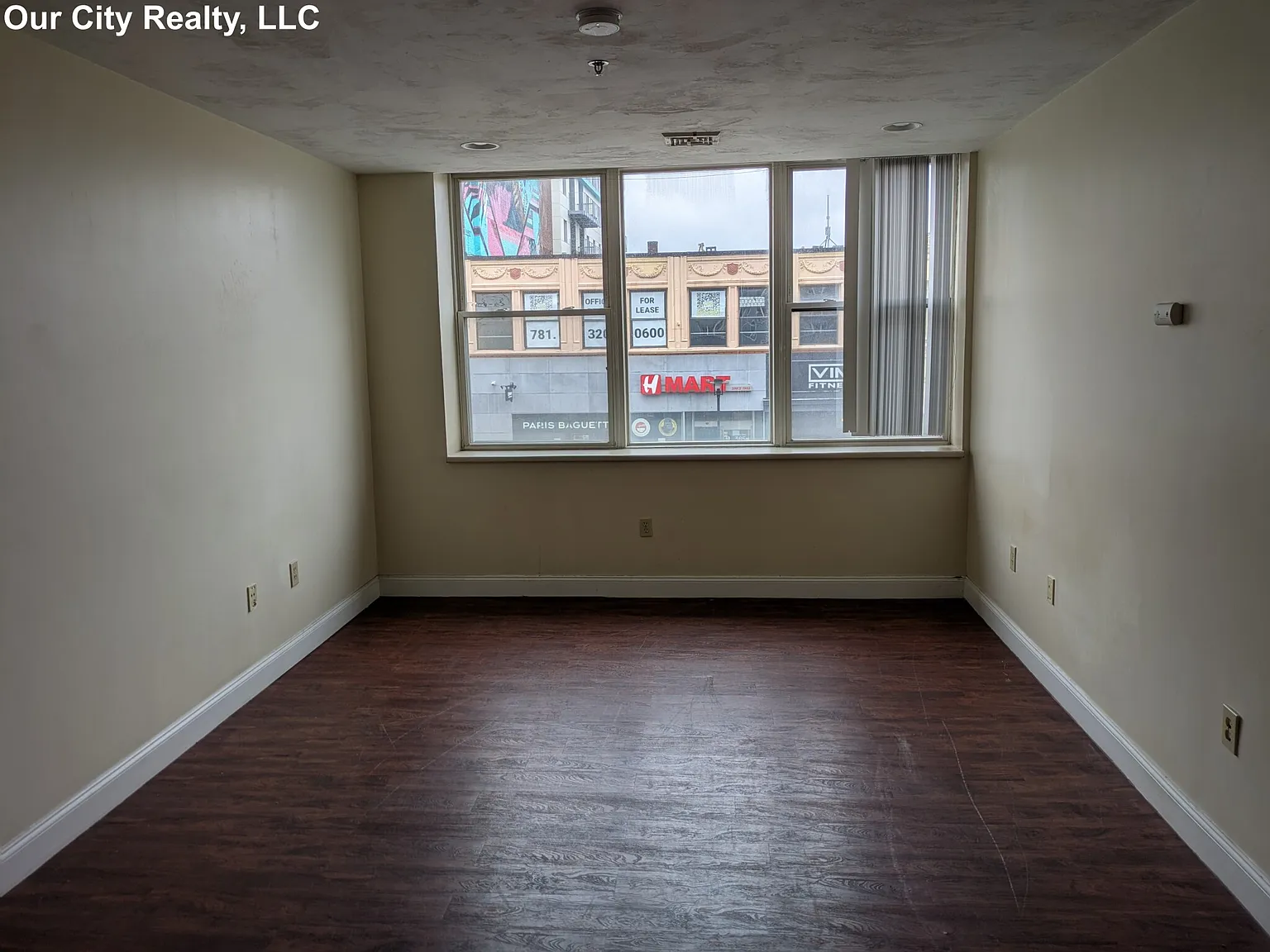Studio, 400 sqft, $2,300 — Photo 3