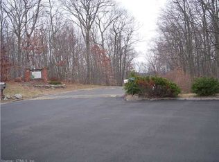 44 Hidden Brook Dr #A, Brookfield, CT 06804