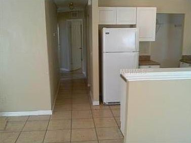 4th image of 2212 E Cayuga St