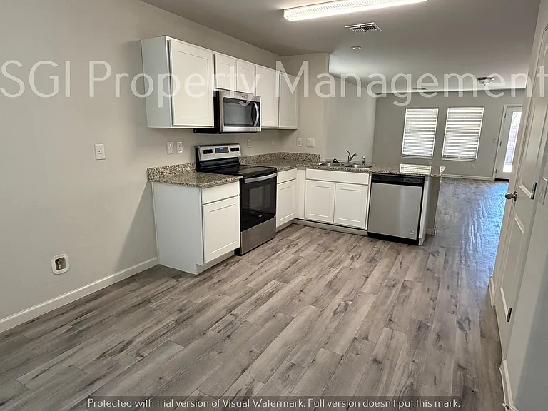 2025 E Velvet Pl — Photo 3