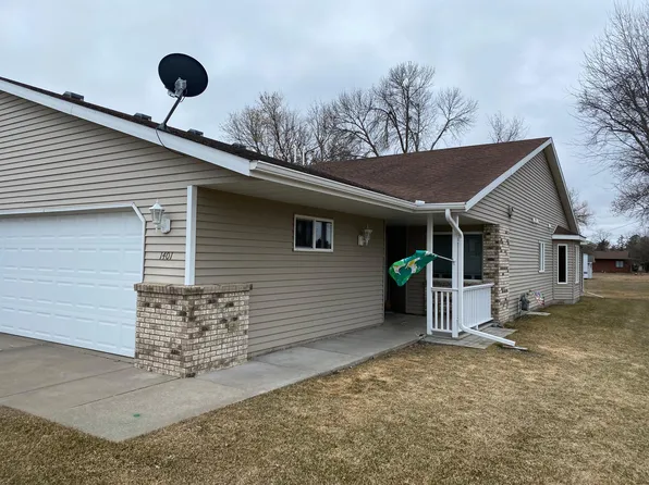 1401 Fairview Ln, Little Falls, MN 56345