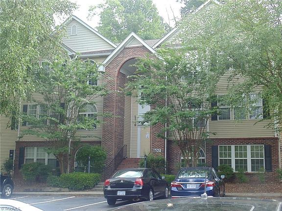 2nd image of 133 Ivy Glen Ct