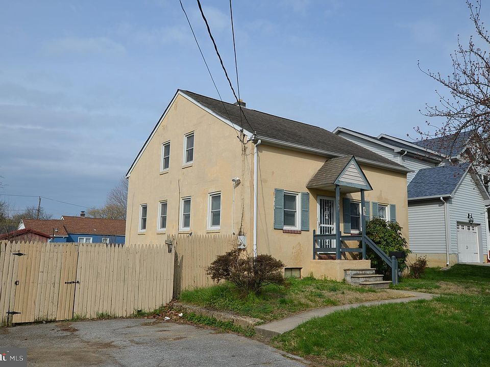 1st image of 4 Redwood Ave