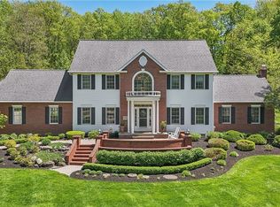 8325 Eagle Ridge Dr, Painesville, OH 44077