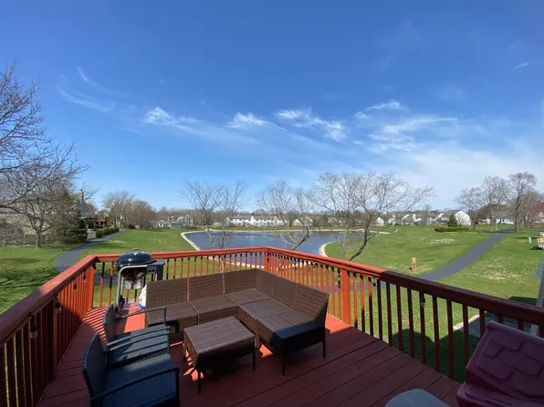 1721 Napoleon Dr, Naperville, IL 60565