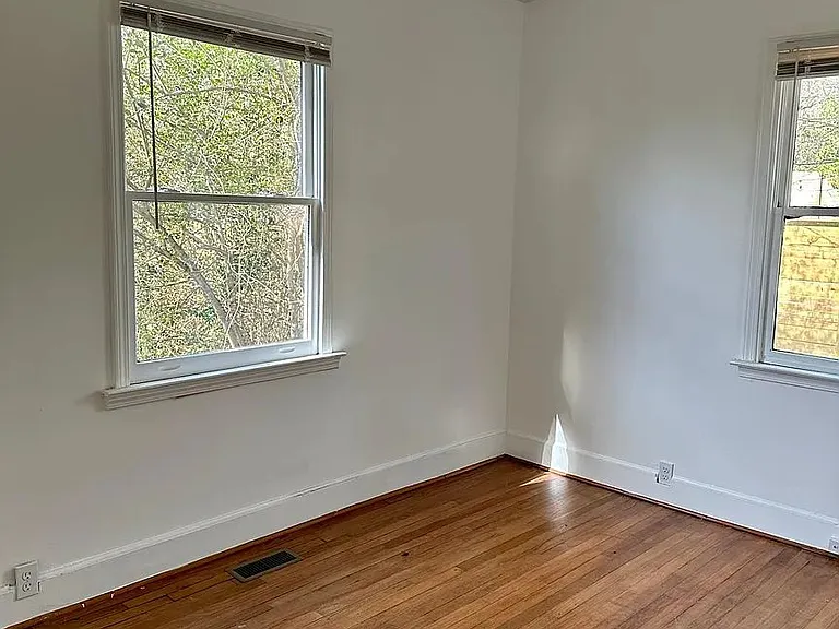 410 Clover St — Photo 4