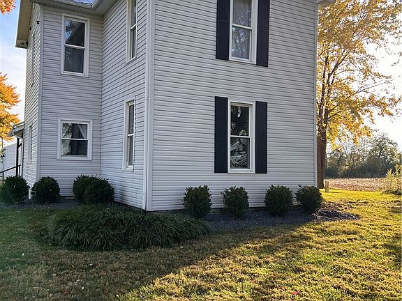 3rd image of 2086 Scheying Rd