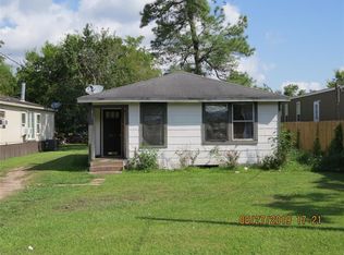 215 Reuben White Dr, Crosby, TX 77532