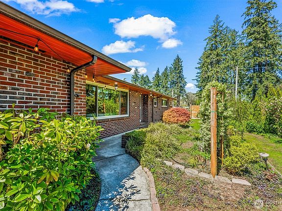 5th image of 11604 Woodbine Lane SW