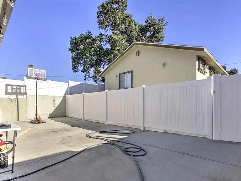 10531 Greenburn Ave — Photo 37