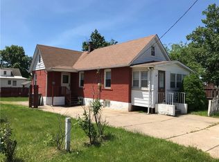 22 Cherry St, Edison, NJ 08817