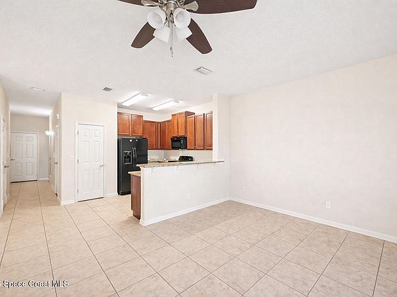 5th image of 2545 Revolution St Unit 104