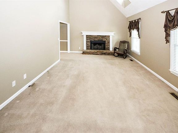 4th image of 415 Wood Branch St