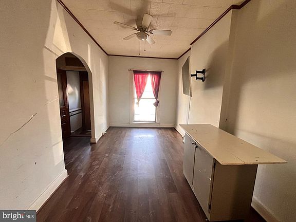 2nd image of 2541 Christian St