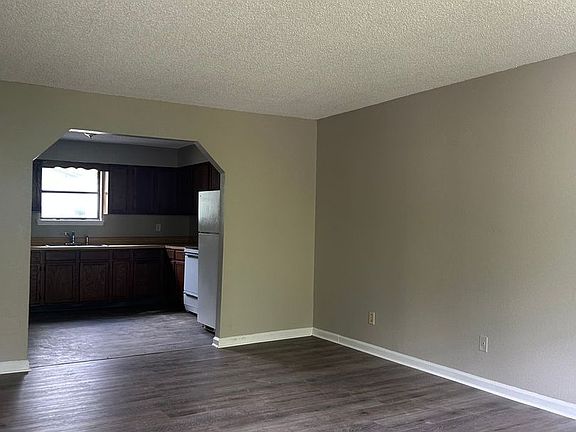 3rd image of 373 Keller Rd