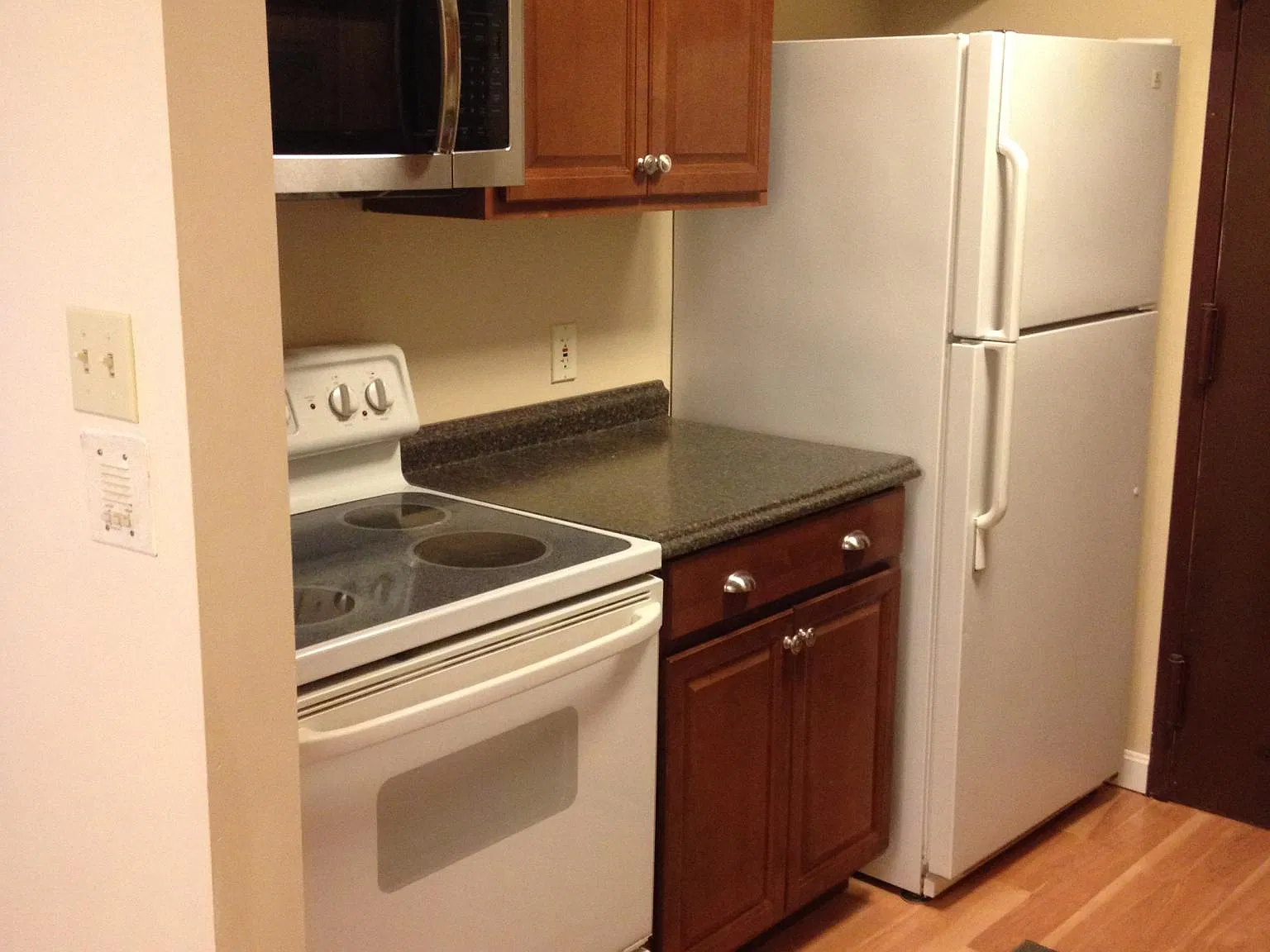 1 bed, 778 sqft, $1,950 — Photo 2