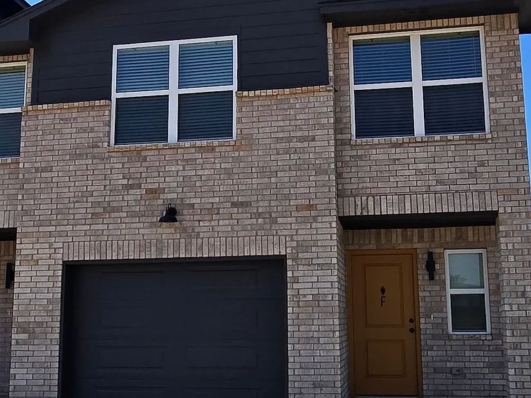Reserve on 29th Townhomes — Photo 39