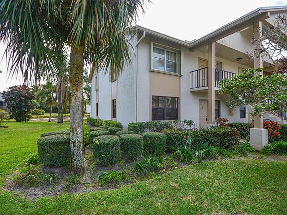 3rd image of 3151 SE Aster Lane #1301
