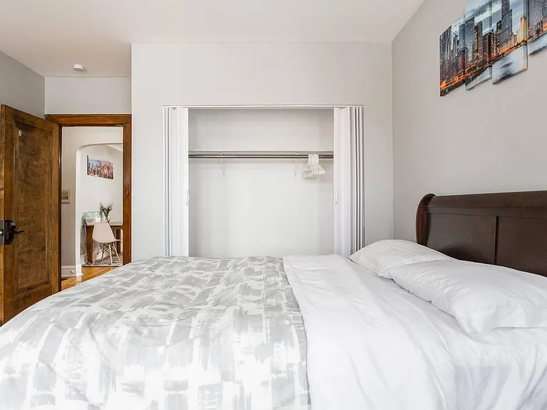 4121 W Henderson St #2B — Photo 2