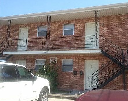 Front of 4 Unit property