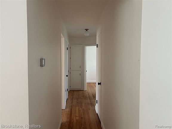 5th image of 26707 Penn St