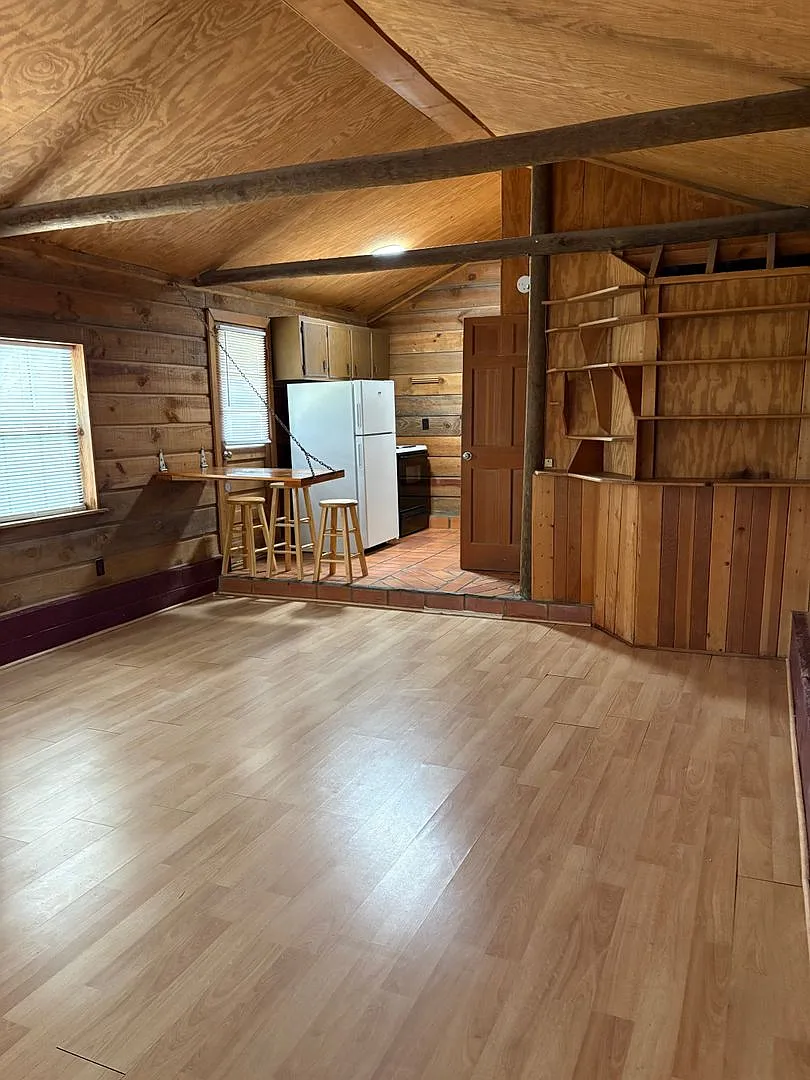 Downtown Cottage — Photo 1