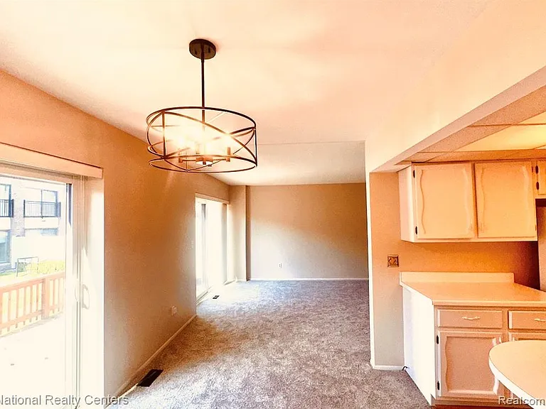 18268 University Park Dr — Photo 6