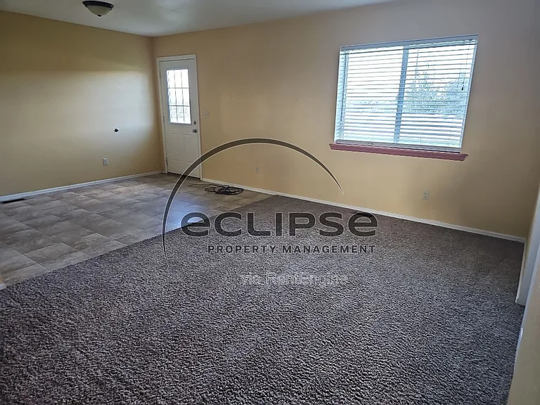 2700 Moran Pl — Photo 5