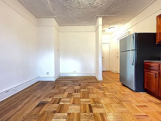 3rd image of 915 43rd St APT A3