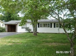 520 N Main St, Loretto, TN 38469