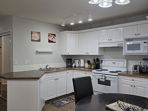 4th image of 5510 Kerry Wood Dr #201
