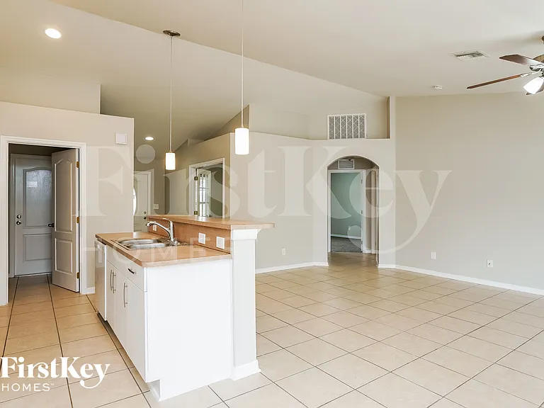 2237 Tropicana Pkwy W — Photo 5