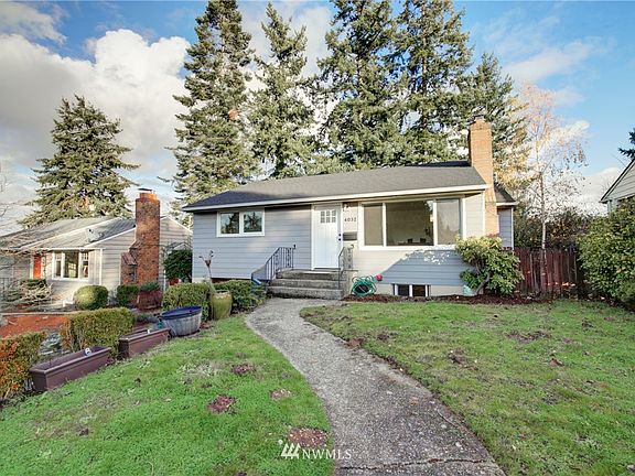 Midcentury style with newer hardieplank siding, windows and roof