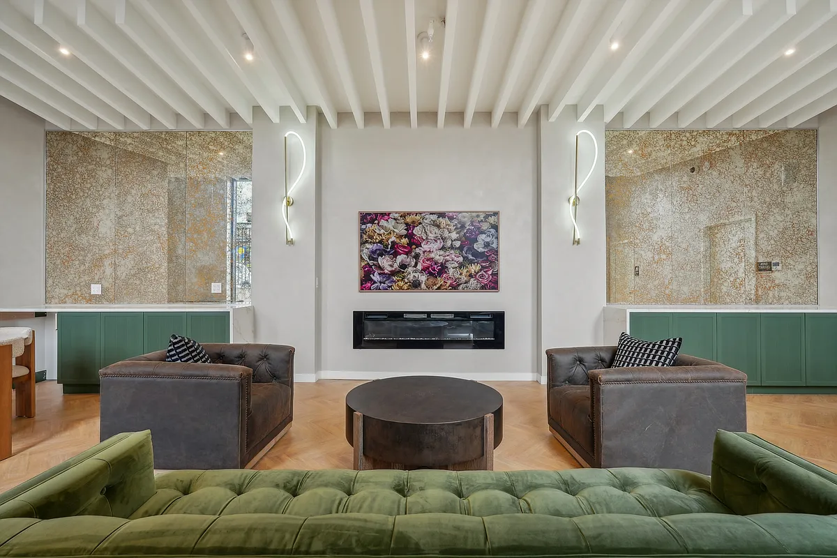 Club room - 41 West 25th