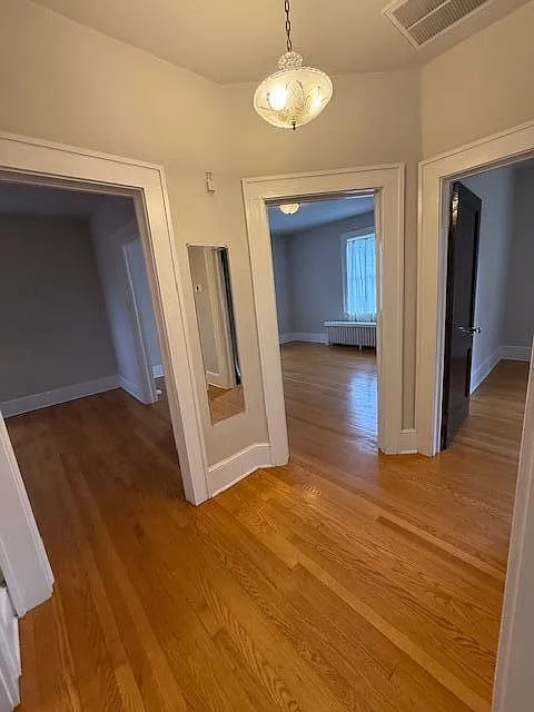 1 bed, 1.0 bath, 1231 sqft, $1,295 — Photo 4