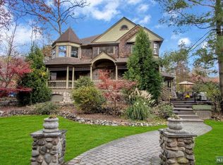 14 Bear Brook Rd, Park Ridge, NJ 07656