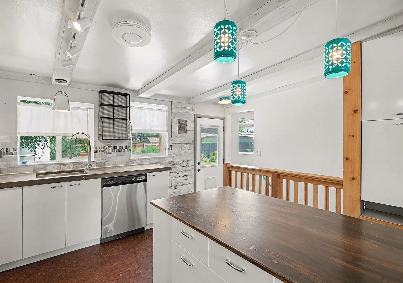 Spacious 3 Bed 2 Bath in the heart of Littleton — Photo 4