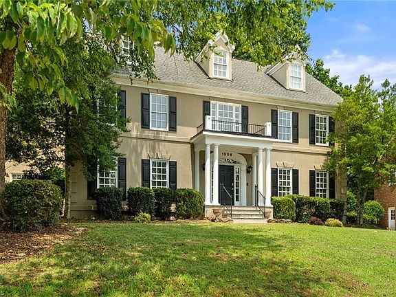 2nd image of 1506 Regents Park Ln