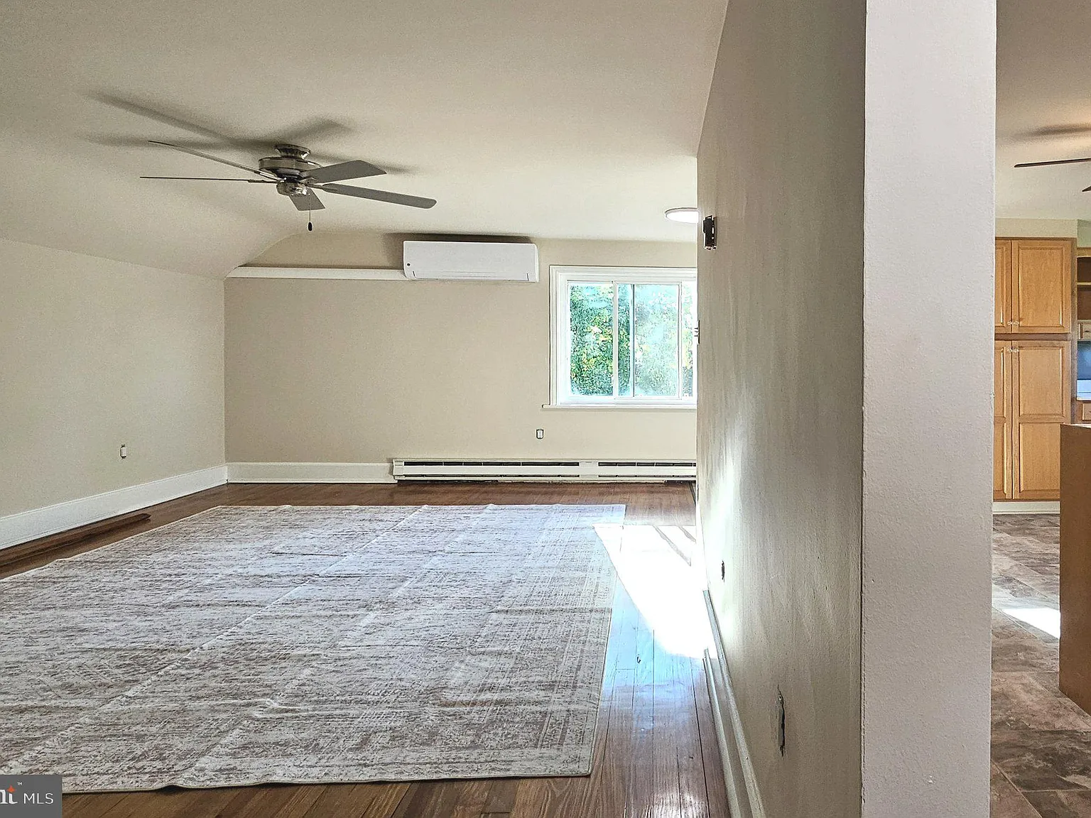 2 bed, 1.0 bath, 660 sqft, $2,000 — Photo 2