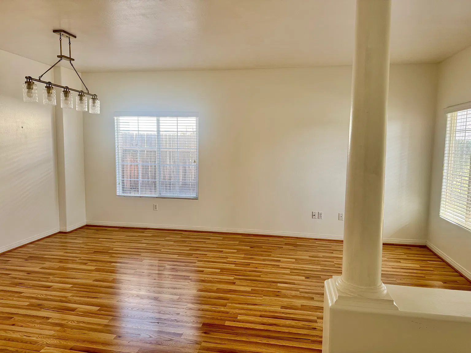 4 bed, 2140 sqft, $3,200 — Photo 2