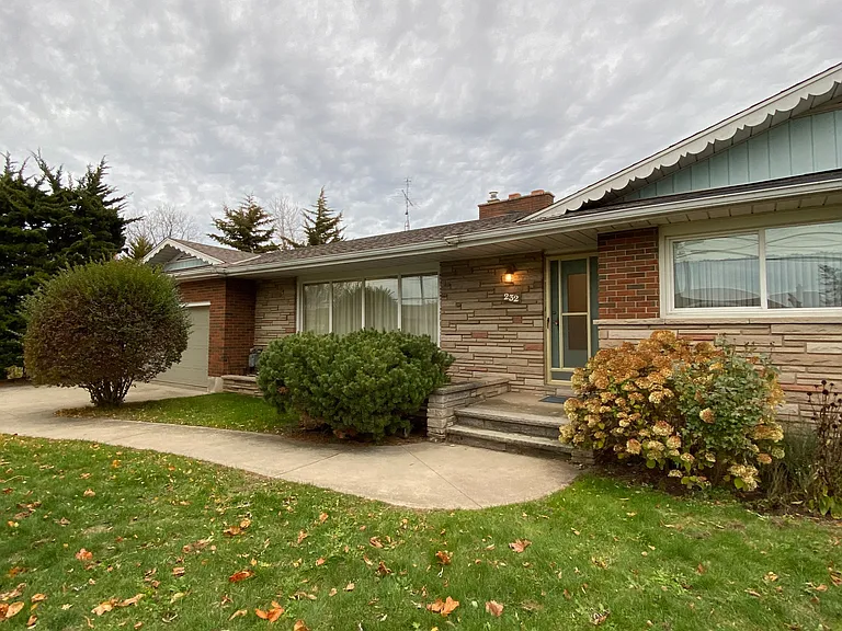 232 McNeilly Rd — Photo 2