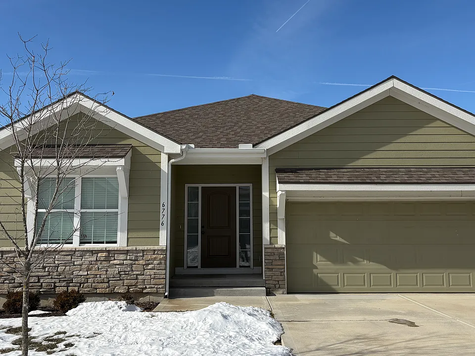 6776 Prairie Ln