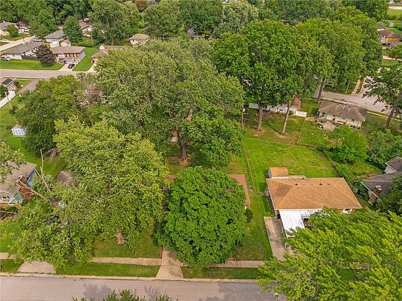 3rd image of 3701 S Randall Dr