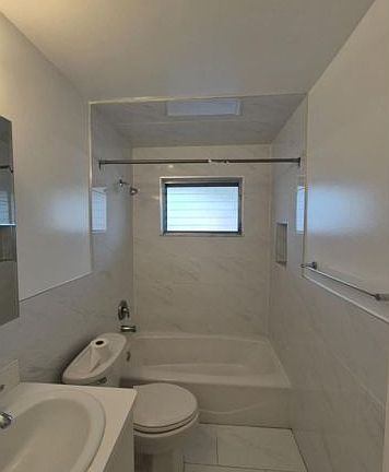 5th image of 3-3609 Polk St #3
