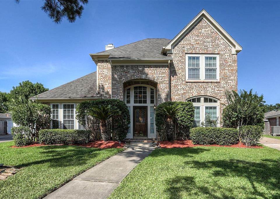 1st image of 2212 Crossbrook Ct