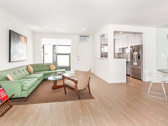 5th image of 936 N San Vicente Blvd APT 7