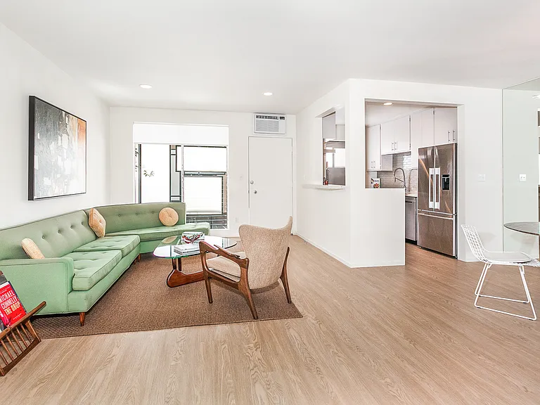938 N San Vicente Blvd #8 — Photo 3